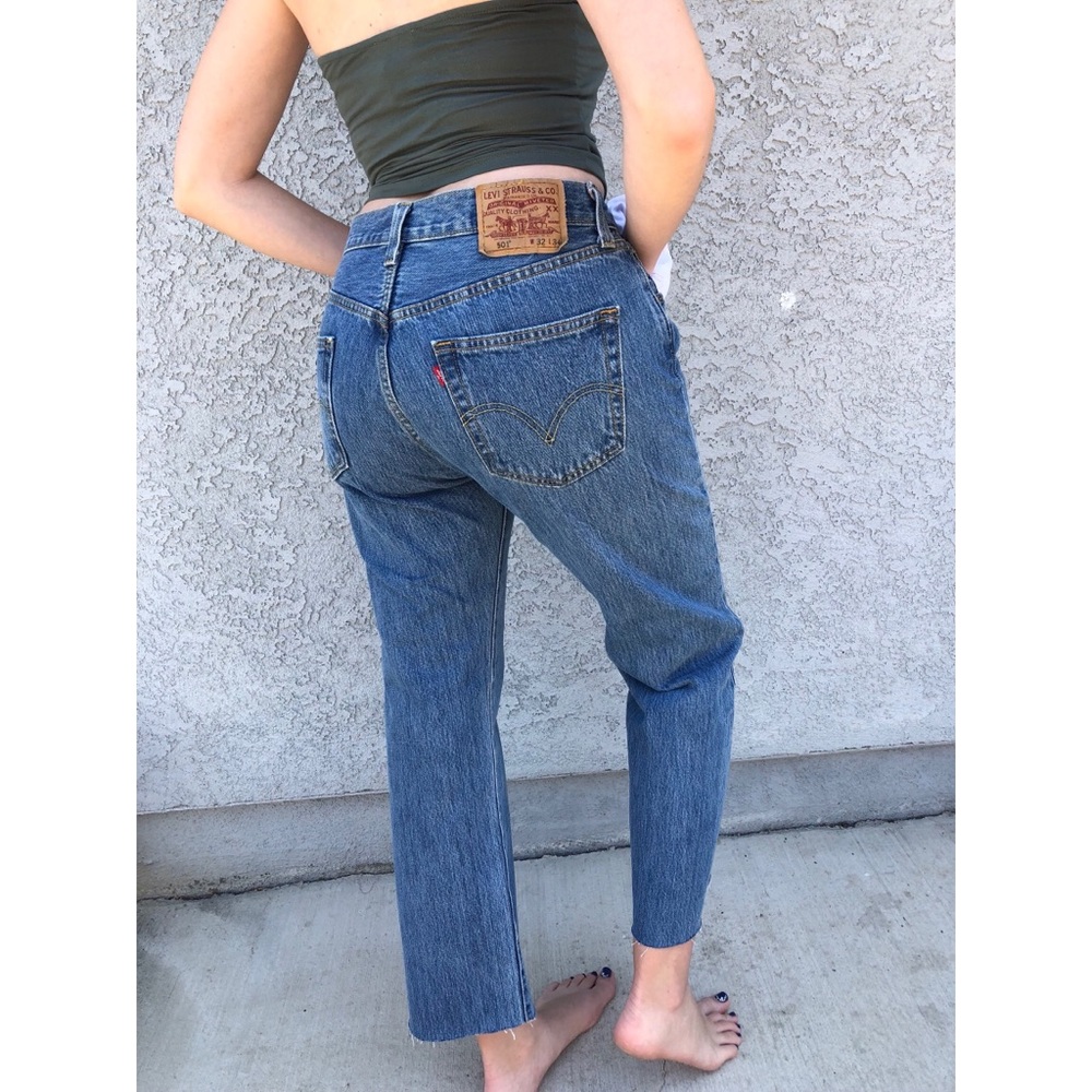 Medium wash 501 Levi mom jeans